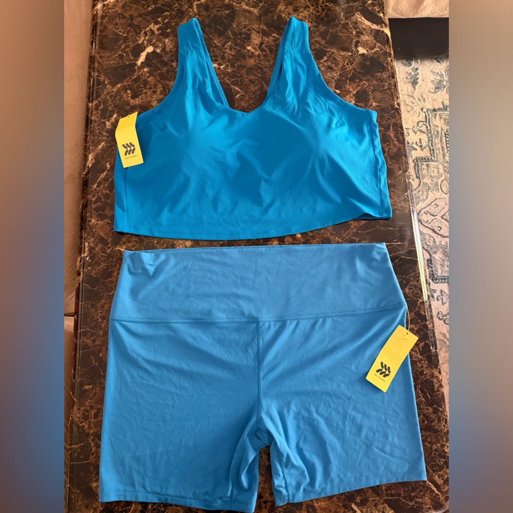 NWT plus size 3X women’s Blue Sports Bra and matching High-Waist sport short Set